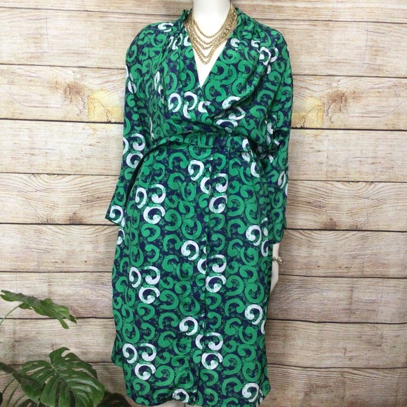 *SOLD* 80's Pleated Green printed Wrap Dress - Picture 1 of 3